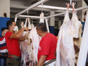 Büyükşehir 3 noktada kurban kesim hizmeti verdi