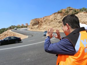 Kepez’den trafiği rahatlatan yolan yol