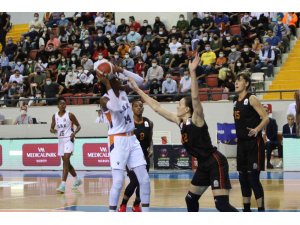 Kadınlar Basketbol Süper Ligi: Çukurova Basketbol Mersin Yenişehir Belediyesi: 74 - Galatasaray: 72