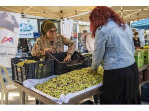 Üretici kadınlar, zeytin ve zeytinden ürettikleri ürünleri satışa sundu