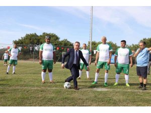 Muhtarlar futbol turnuvası başladı