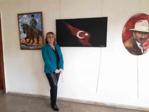 Ressam Yetgin: "Fırça ile geçmişle barışır, geleceği hayal ederiz"