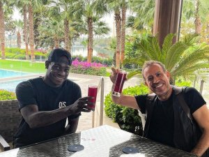 Mario Balotelli, Haluk Levent aracılığıyla 6 aileye yardım etti