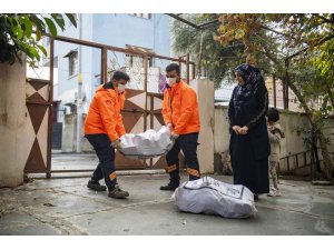 Mersin Büyükşehir Belediyesi, Halk Kartlılara yakacak odun dağıtıyor