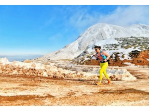 Deniz kenarında başlayan maraton kayak merkezinde tamamlandı