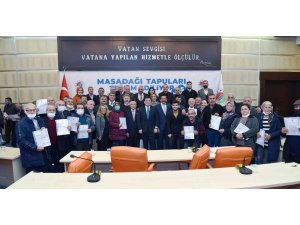 Kepez’de 5 mahallede 3 bin 556 tapu verildi