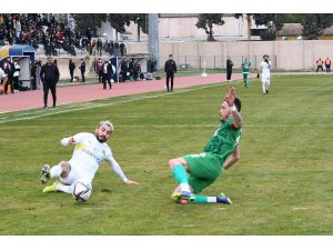 TFF 2. Lig: Tarsus İdman Yurdu: 1 - Isparta 32 Spor: 2