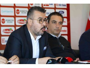 Antalyaspor, yeni transferleri için imza töreni düzenledi