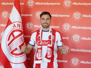 Antalyaspor, Sinan Gümüş ile 2.5 yıllık sözleşme imzaladı