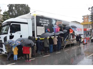 Yeniceliler, Büyükşehir Belediyesi Mobil Mutfak Tırından 3,5 TL’ye 3 çeşit yemek yedi