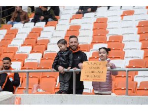 Spor Toto 1. Lig: Adanaspor: 0 - Manisa Futbol Kulübü: 0 (İlk yarı)