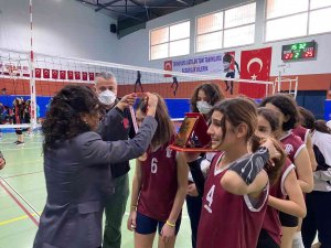 Bozyazı’daki voleybol müsabakaları sona erdi