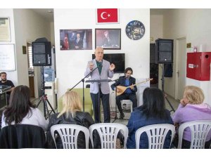 Emekli Evi üyelerine Aşık Veysel ve Karacaoğlan’ın hayatı anlatıldı