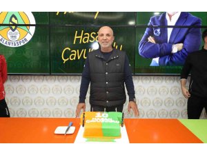 Alanyaspor, Başkan Çavuşoğlu’nun doğum gününü kutladı