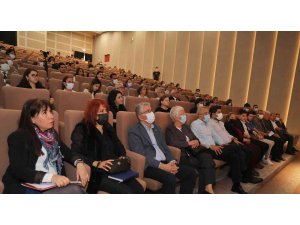 Mezitli Belediyesi çalışanlarına metaverse semineri