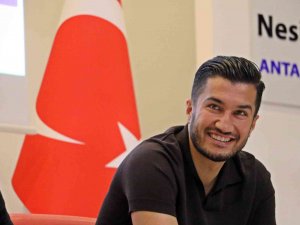 Nuri Şahin: “50 milyon Euro transfer bütçemiz olsa Frankie De Jong’u isterdim"