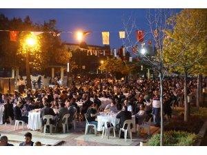 Başkan Böcek, belediye personeli ile iftarda buluştu