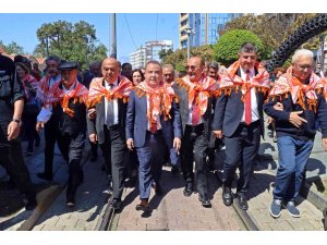 Antalya’da Uluslararası Antalya Yörük Türkmen Festivali yörük göçü ile başladı