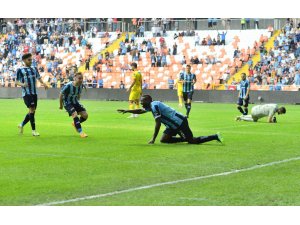 Spor Toto Süper Lig: Adana Demirspor: 5 - Göztepe: 0 (İlk yarı)