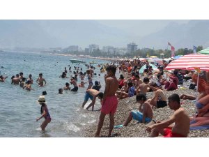 Antalya’ya gelen turist sayısında rekor artış