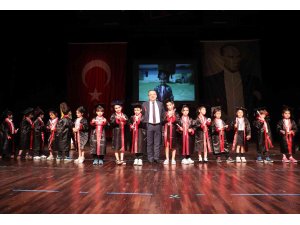 Büyükşehir Belediyesi kreş minikleri kep attı