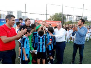 U-12 futbolda şampiyon Adana Demirspor