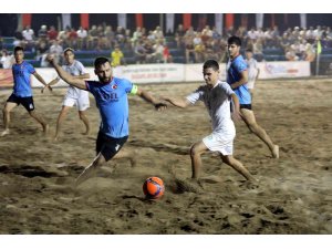 Manavgat’ta plaj futbolu heyecanı başladı