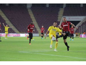 Spor Toto Süper Lig: Gaziantep FK: 0 - MKE Ankaragücü: 0 (İlk yarı)