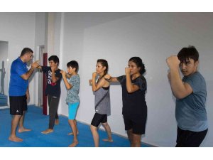 Mersin’de Kick Boks Kursu devam ediyor