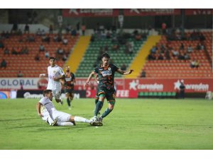 Spor Toto Süper Lig: Corendon Alanyaspor: 0 - İstanbulspor: 0 (İlk yarı)