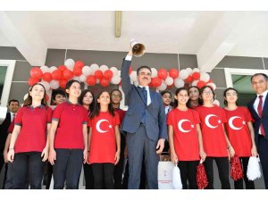 Isparta’da ilk ders zili çaldı