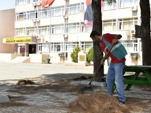 Denetimli serbestlik yükümlülerinden okul temizliği