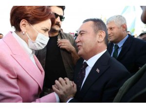 Akşener’den Başkan Böcek’e övgü