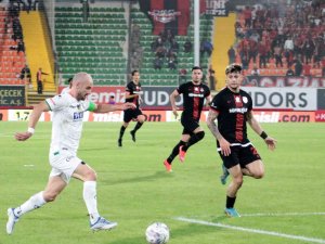 Spor Toto Süper Lig: Corendon Alanyaspor: 1 - Gaziantep FK: 0 (İlk yarı)