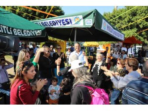 Narenciye Festivalinde Mezitli standına yoğun ilgi