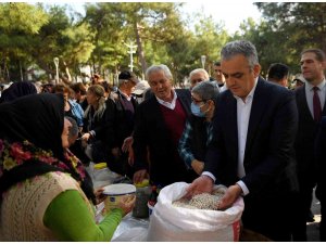 Başkan Esen vatandaşlara fasulye ikram etti