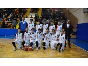 Yıldız Erkekler Basketbolda Nazmiye Demirel şampiyon