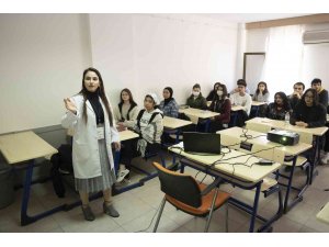 Mersin’de üniversite adaylarına ’hızlı okuma teknikleri’ eğitimi veriliyor