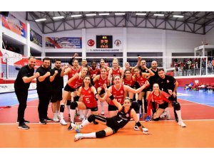 Muratpaşa’nın kızları evinde galip