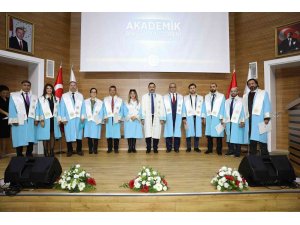 ALKÜ’de  44 akademisyen unvanlarını yükseltti