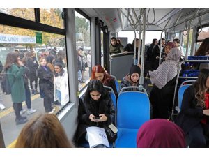 Çevre dostu elektrikli otobüsler ücretsiz olarak öğrencilerin hizmetinde