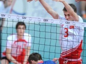 Eskişehirli milli voleybolcudan kötü haber