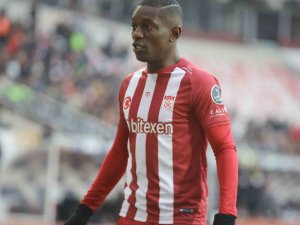 Sivassporlu Max Gradel’den depremzedelere yardım