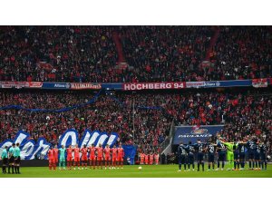 Allianz Arena’da depremde hayatını kaybedenler için saygı duruşu