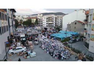 Kuşadası Belediyesi’nden afet bölgesine yardım koridoru