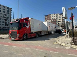 Nüfus Müdürlüğü deprem bölgelerinde kimliğini kaybeden vatandaşlar için hizmet veriyor