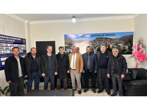 Bayburt’ta köy ve merkez mahalle muhtarlarının deprem bölgesine yardımları sürüyor