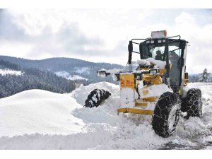 Sinop’ta kar 170 köyü ulaşıma kapattı