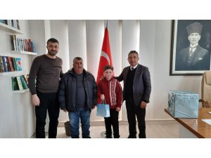 Öğrencilerden deprem bölgesine yardım kolisi