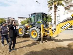 Başkan Özcan Ziya Gökalp Caddesi’nde incelemelerde bulundu